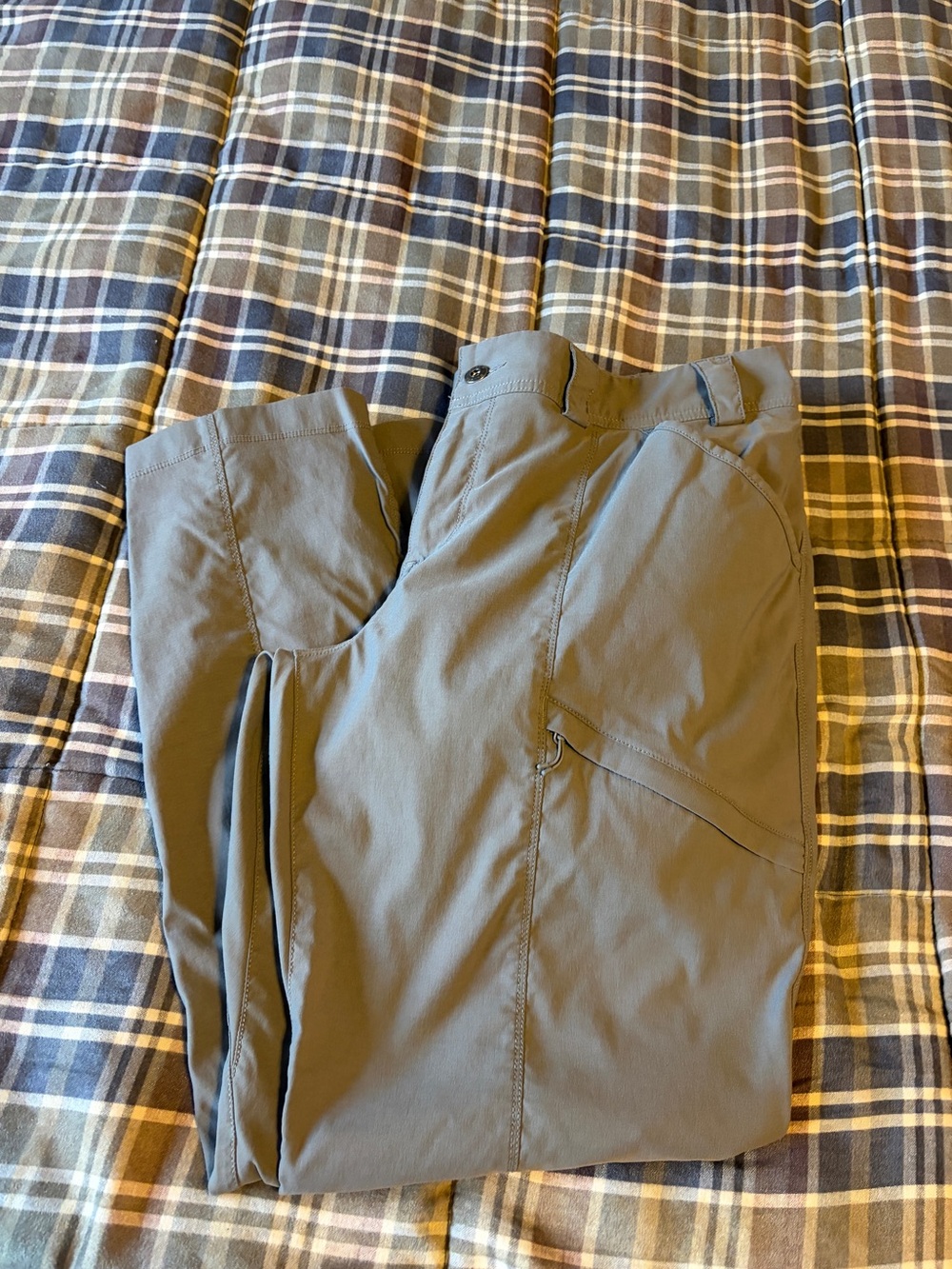 Duluth Trading Co. Women's Dry on the Fly Slim Leg Pants. Lead color. 16/29